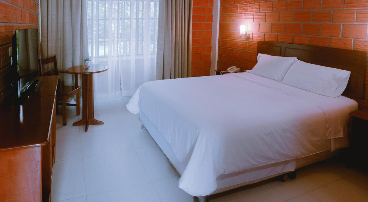 Altavista Casahotel - Asociado Casa Andina Moyobamba Exteriör bild